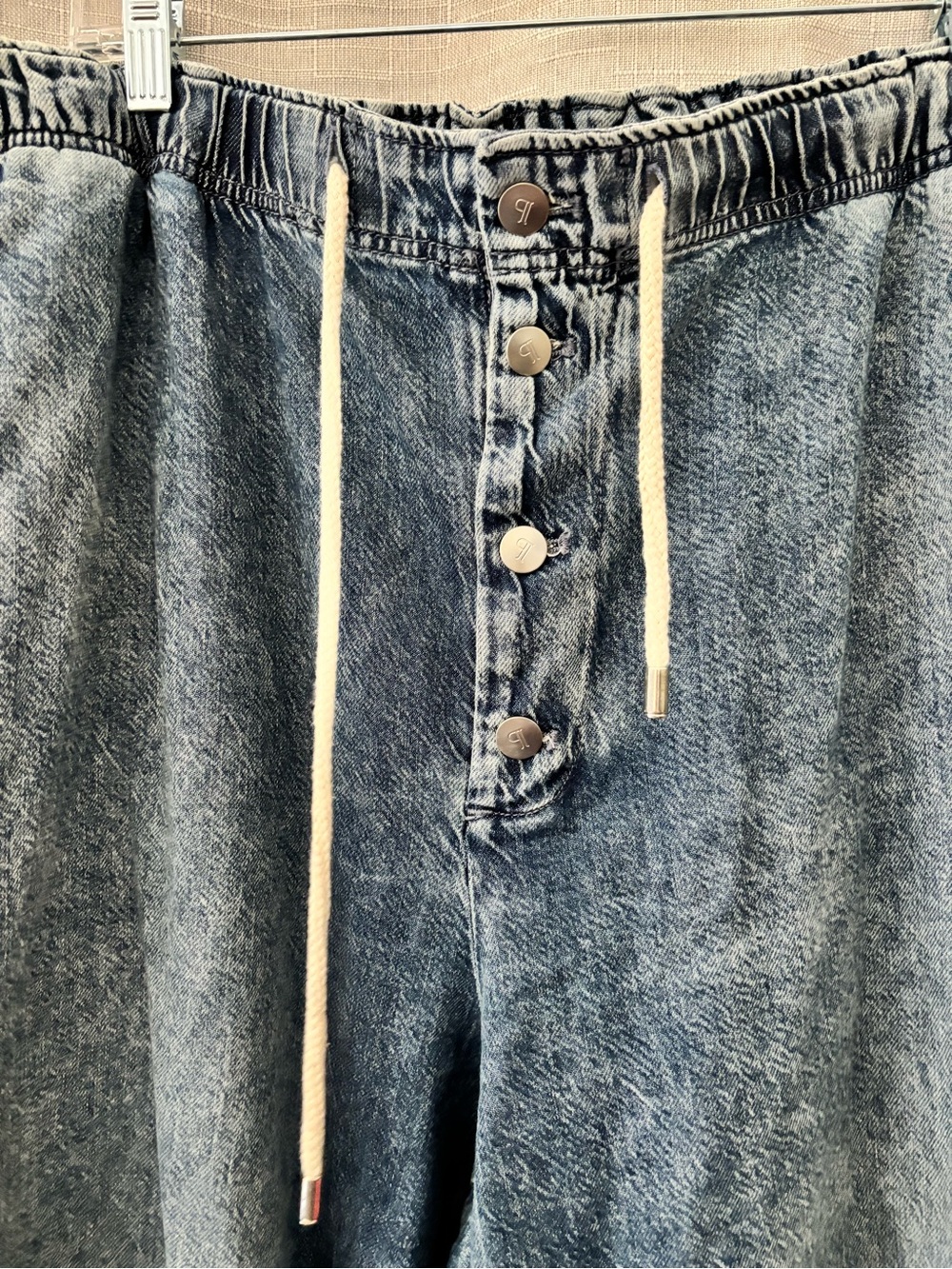 Pilcro Light Blue Wide-Leg Drawstring Jeans with Washed Finish - Picture 4 of 10